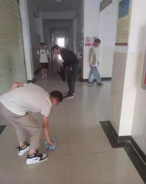 魅力工程----“爱国卫生”--工程学子在行动 第 3 张