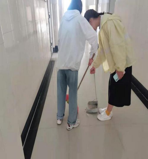 魅力工程----“爱国卫生”--工程学子在行动 第 4 张