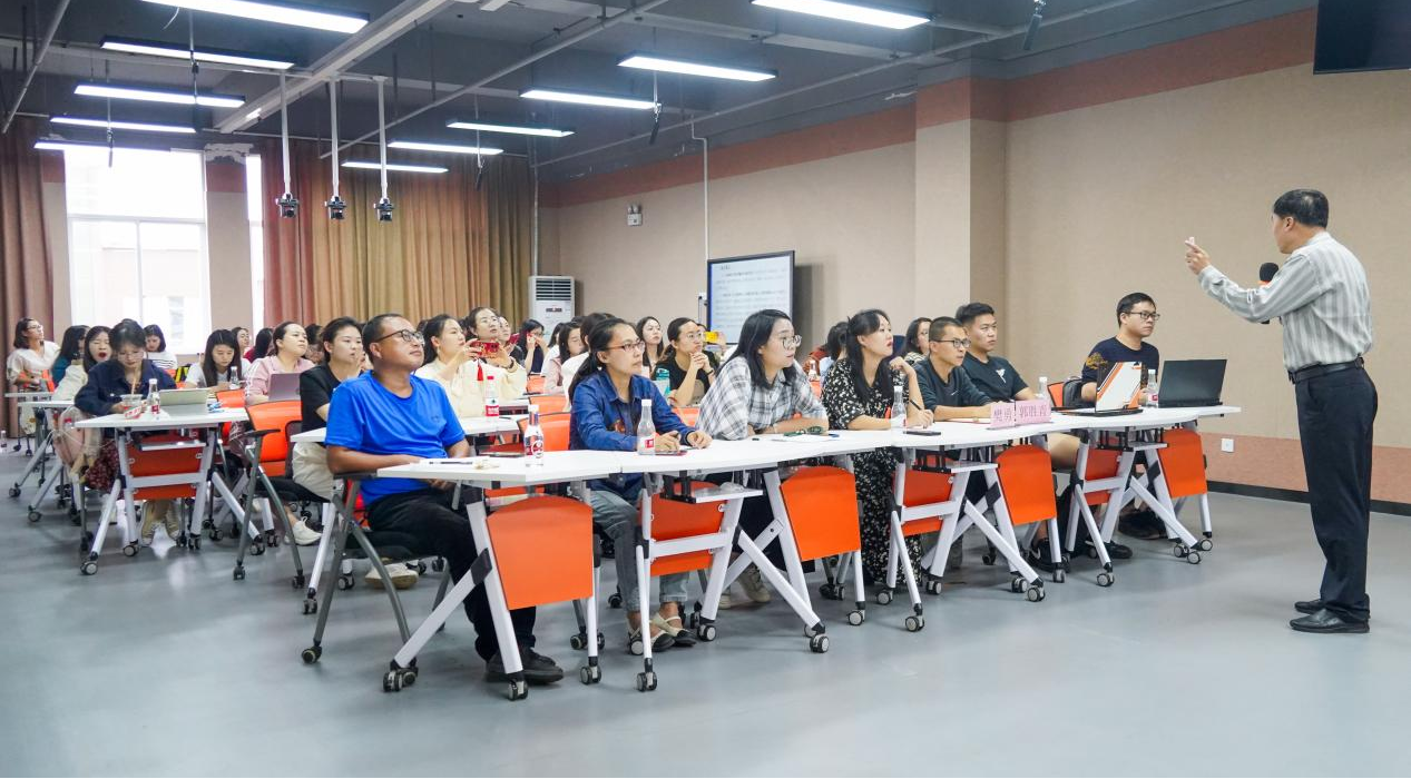 云南经济管理学院“科研育人系列讲座——科学研究方法详解暨科研项目申报指导”顺利举行 第 3 张