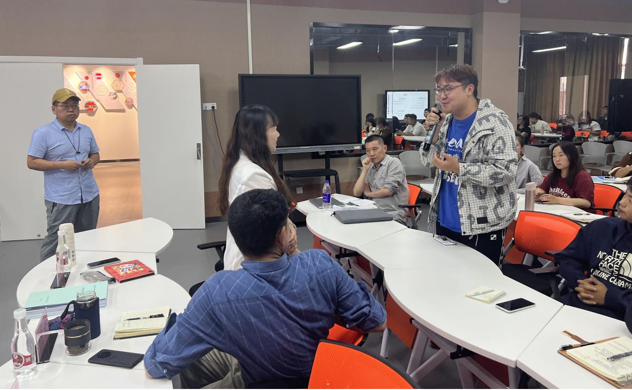 云南经济管理学院学术沙龙暨新修订科研制度集中培训会顺利举行 第 8 张