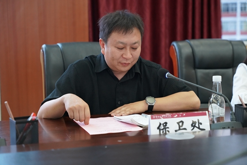 【魅力工程】-2022级本科建筑学美术采风教学活动 建筑学教研室·石开琴 2023年5月22日上午8点半，在建筑学教研室主任石开琴老师的带领下，在昆明理工大学美术教授唐文老师的指导下，2022级本科建筑学开始为期一周的美术实地采风教学活动。此次美术采风地点定在昆明官渡古镇与云南民族村。  第 17 张