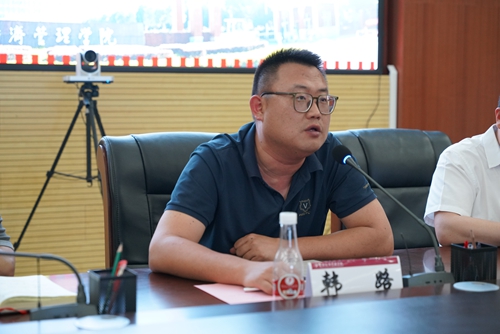 【魅力工程】-2022级本科建筑学美术采风教学活动 建筑学教研室·石开琴 2023年5月22日上午8点半，在建筑学教研室主任石开琴老师的带领下，在昆明理工大学美术教授唐文老师的指导下，2022级本科建筑学开始为期一周的美术实地采风教学活动。此次美术采风地点定在昆明官渡古镇与云南民族村。  第 23 张