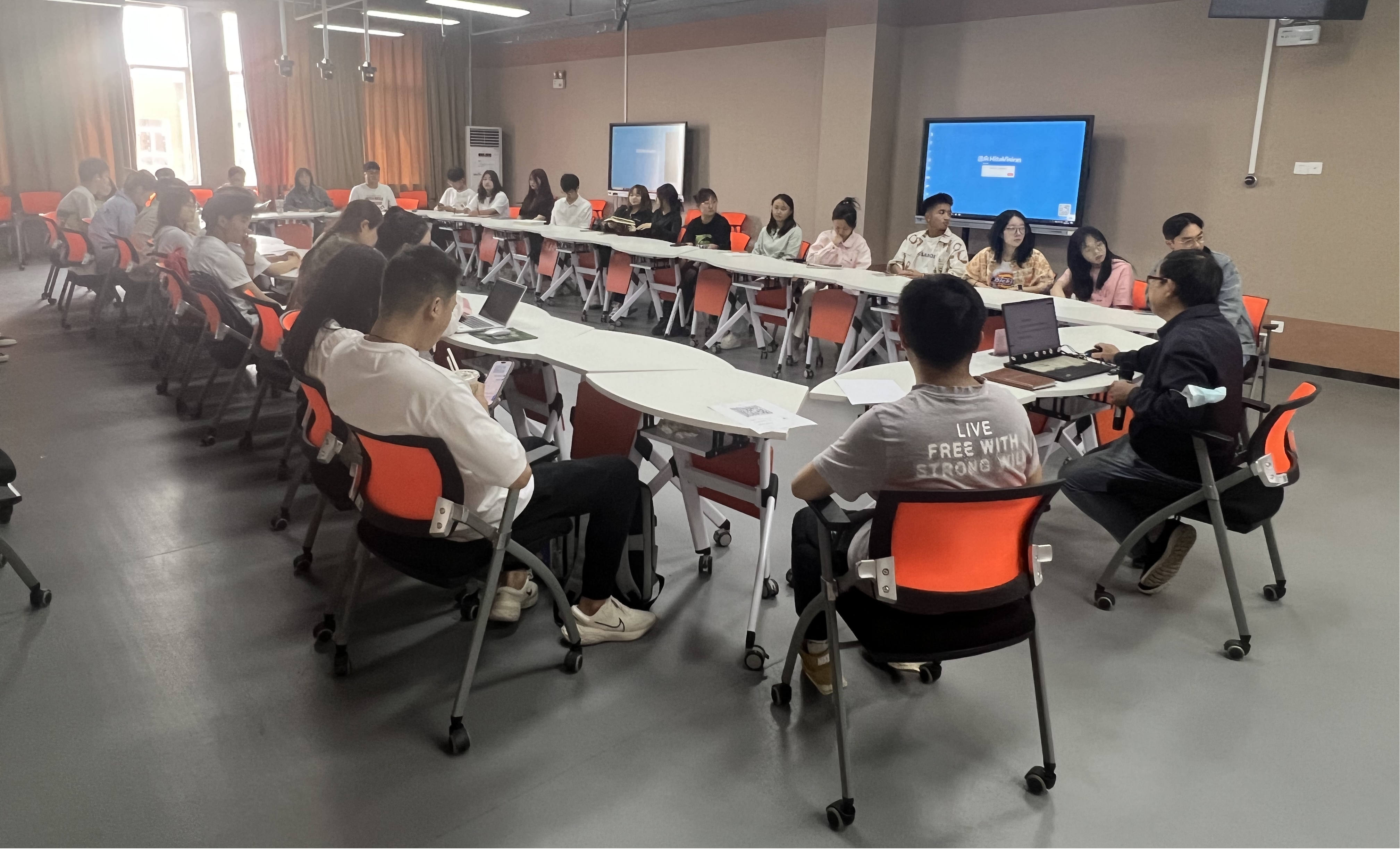 云南经济管理学院2024年科研项目指导培训会顺利召开 第 2 张