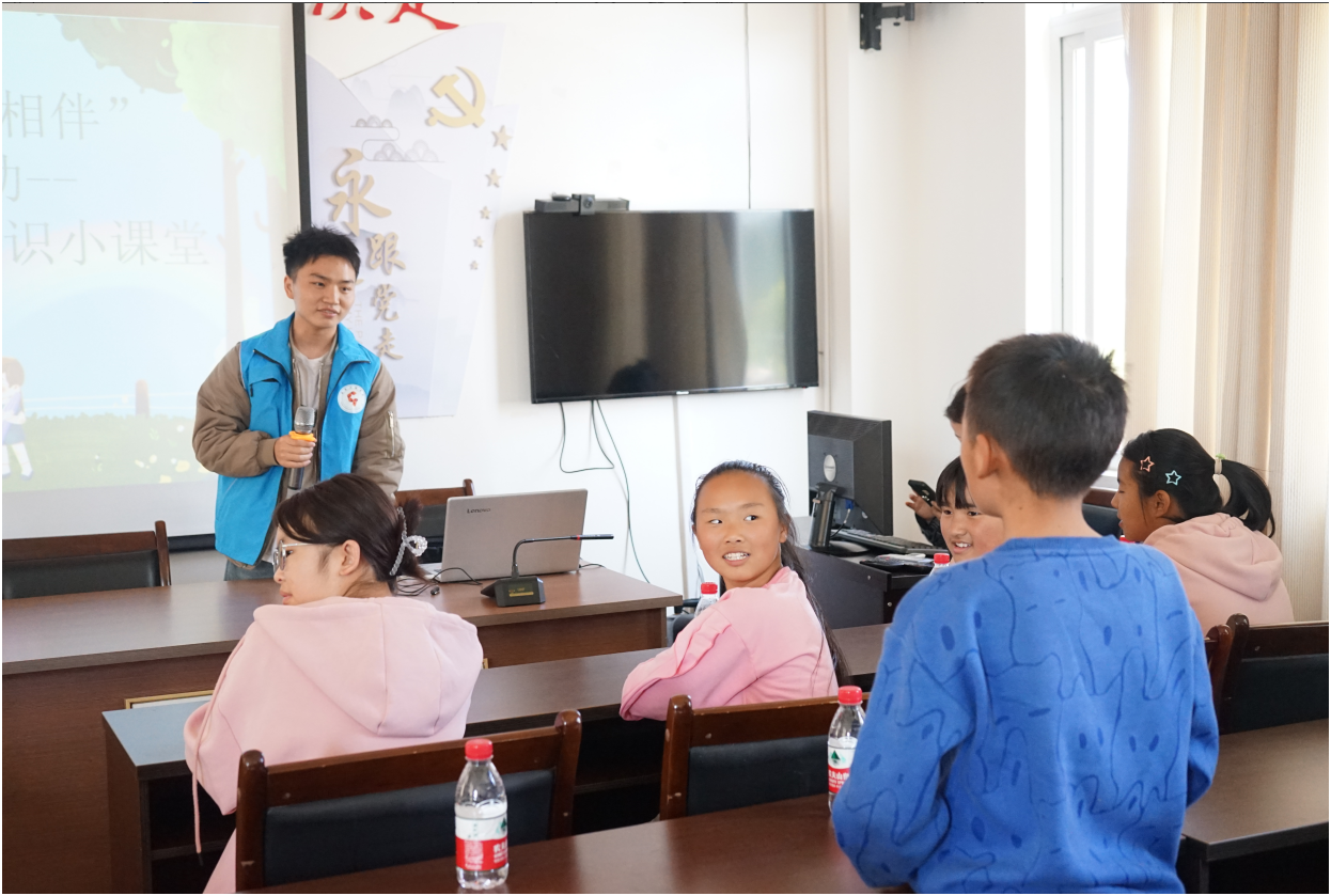 屏幕截图 2024-03-25 225923.png 屏幕截图 2024-03-25 225923.png