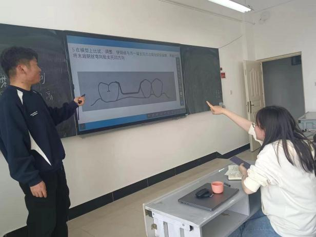 口腔医学技术专业开展“精彩一课”磨课教学活动 第 5 张