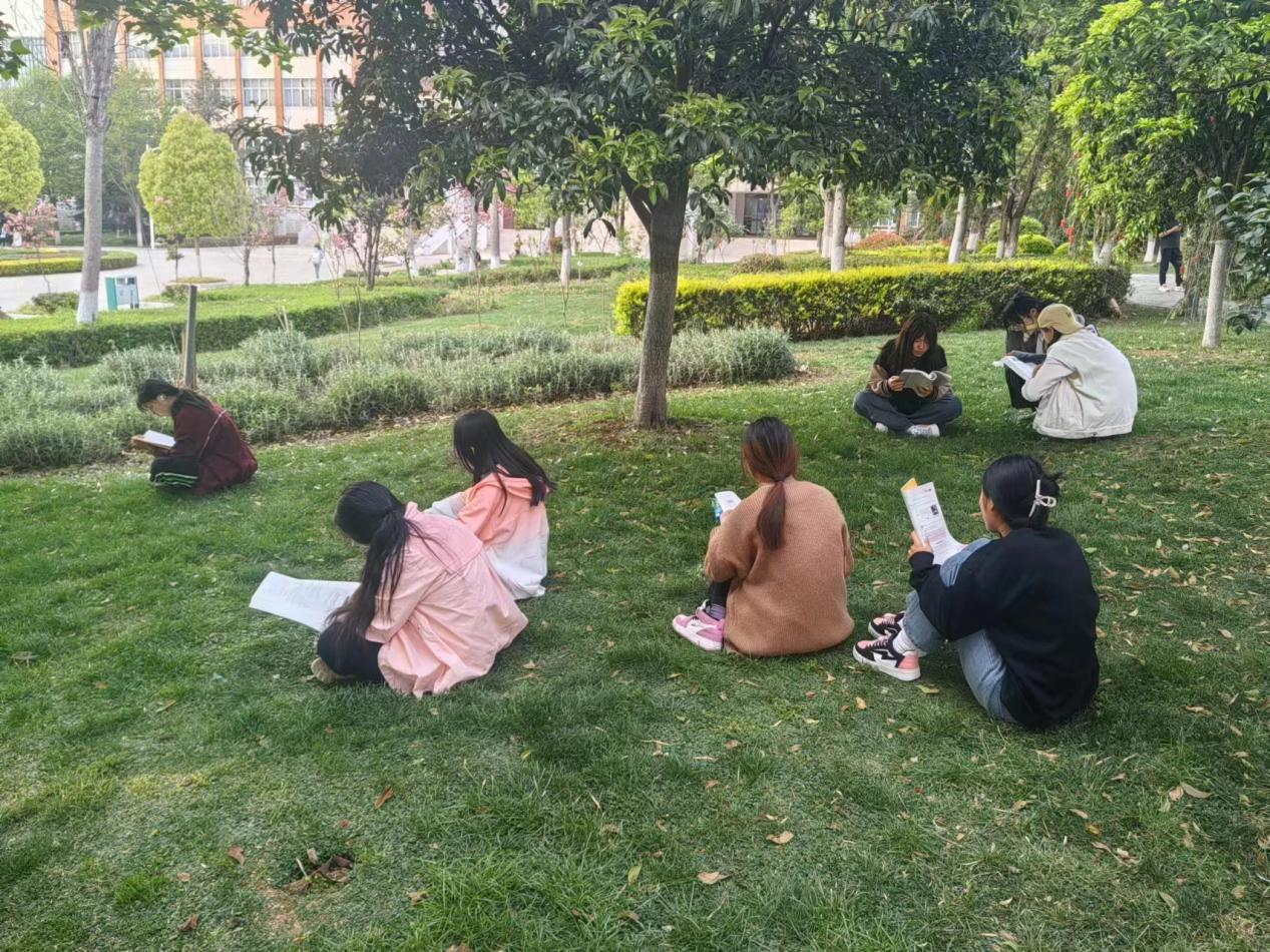 学风建设|霞光浸润疲惫心灵，晚读为梦注入活力 第 1 张