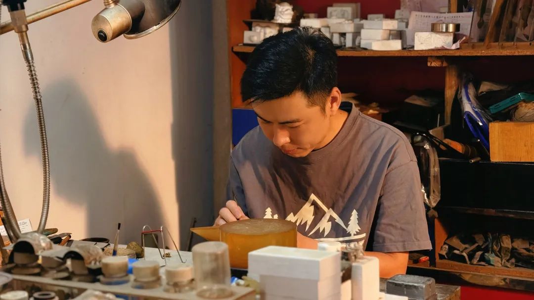 暑期社会实践｜财会金融学院走乡村·促振兴实践队对话银饰非遗传承人解码千年技艺的传承密码 第 1 张