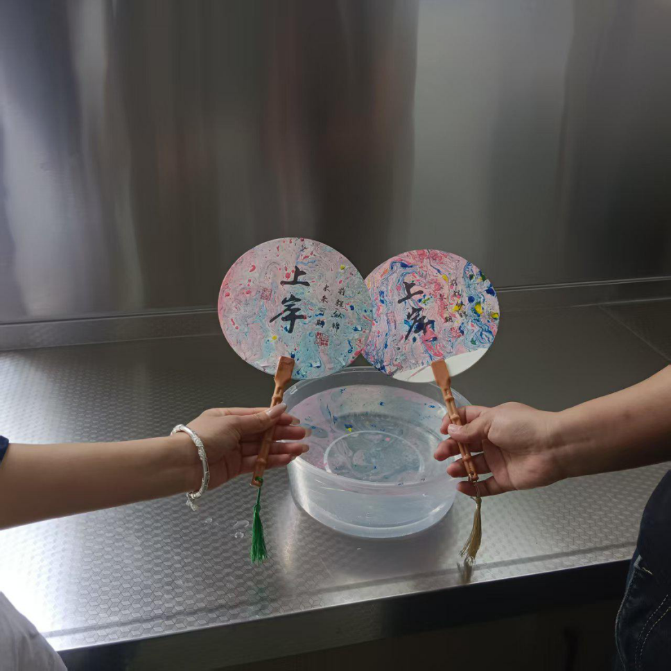 一站式学生社区 | 美育进社区--非遗漆扇制作体验活动圆满完成 第 4 张 一站式学生社区 | 美育进社区--非遗漆扇制作体验活动圆满完成 第 4 张