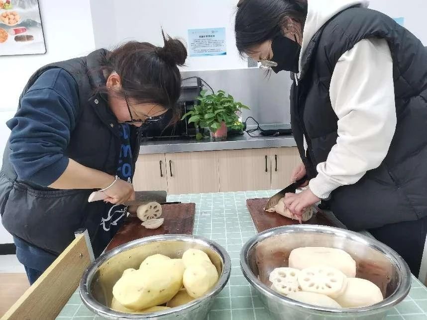 一站式学生社区 | 荟”聚青春,共享“食”光:财会金融学院智慧社区美食汇活动来啦! 第 5 张 一站式学生社区 | 荟”聚青春,共享“食”光:财会金融学院智慧社区美食汇活动来啦! 第 5 张