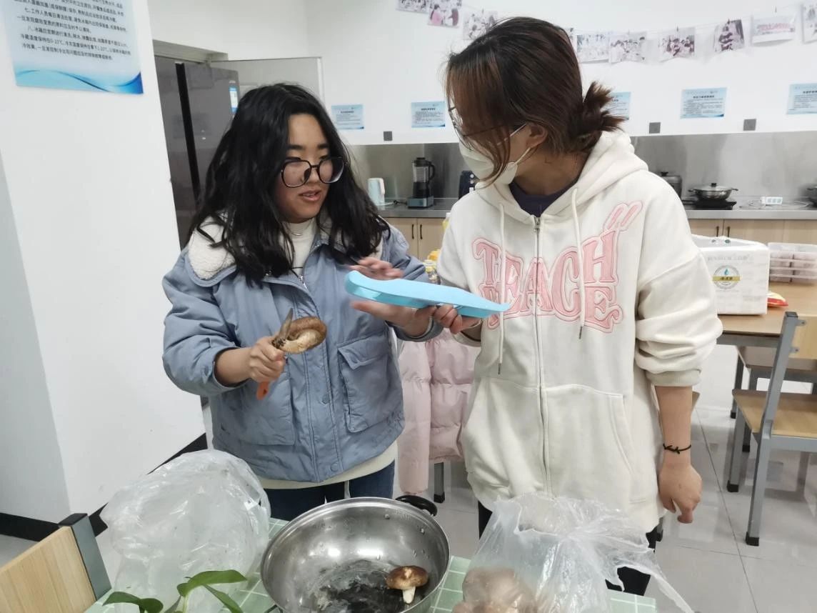 一站式学生社区 | 荟”聚青春,共享“食”光:财会金融学院智慧社区美食汇活动来啦! 第 7 张 一站式学生社区 | 荟”聚青春,共享“食”光:财会金融学院智慧社区美食汇活动来啦! 第 7 张