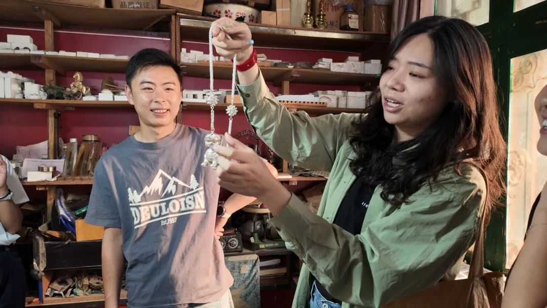 暑期社会实践｜财会金融学院走乡村·促振兴实践队对话银饰非遗传承人解码千年技艺的传承密码 第 7 张