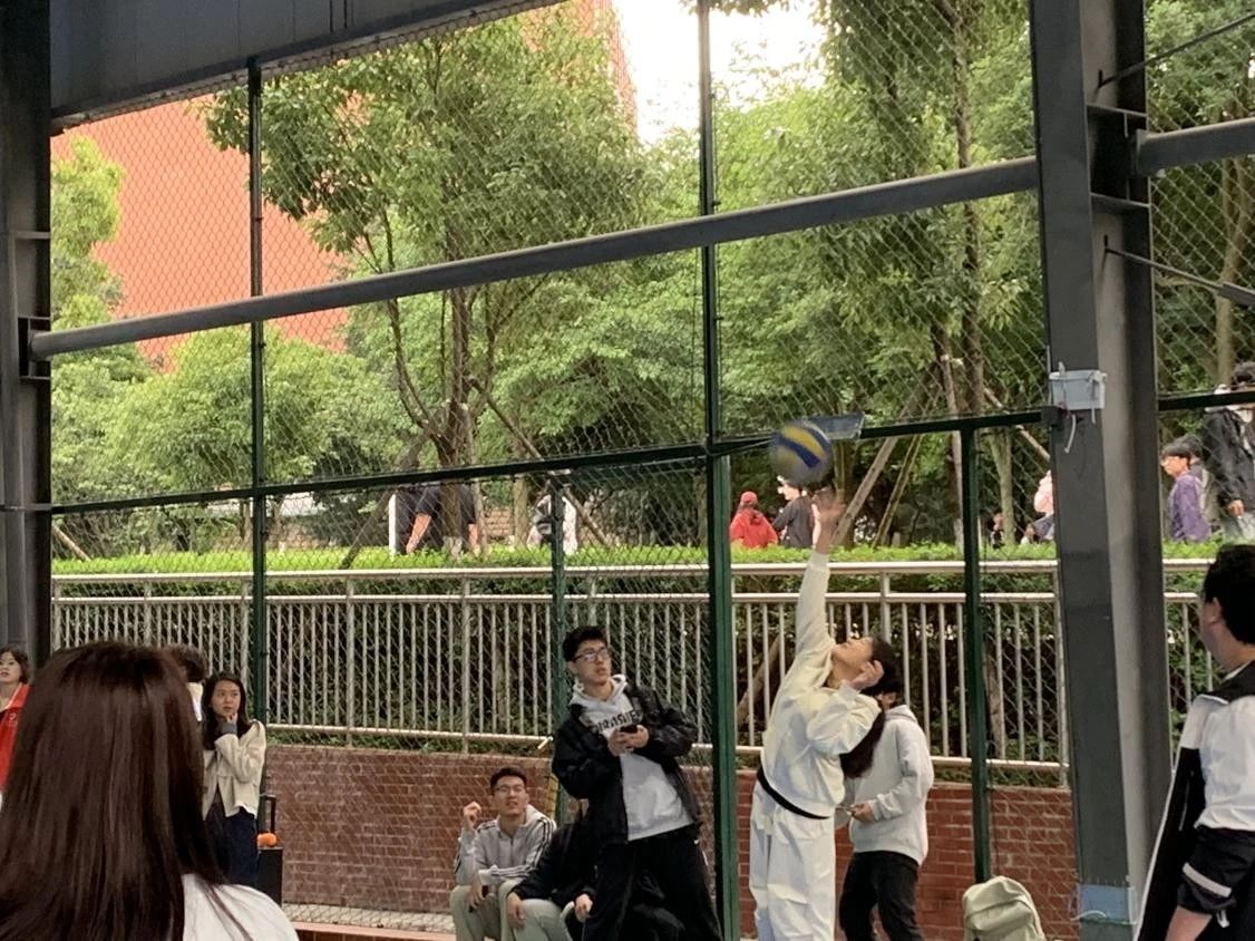 以体育人!财会金融学院第一届“财跃杯”气排球比赛开幕式暨首日赛事圆满完成 第 7 张 以体育人!财会金融学院第一届“财跃杯”气排球比赛开幕式暨首日赛事圆满完成 第 7 张