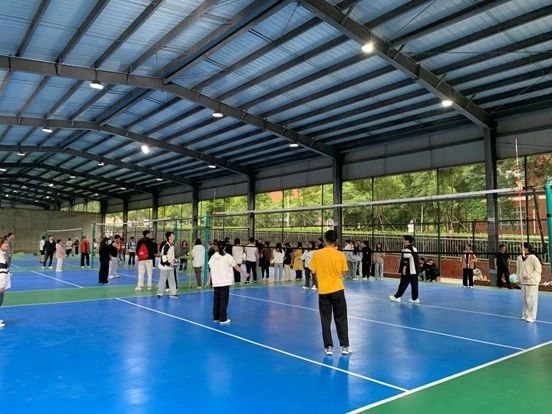 以体育人!财会金融学院第一届“财跃杯”气排球比赛开幕式暨首日赛事圆满完成 第 11 张 以体育人!财会金融学院第一届“财跃杯”气排球比赛开幕式暨首日赛事圆满完成 第 11 张