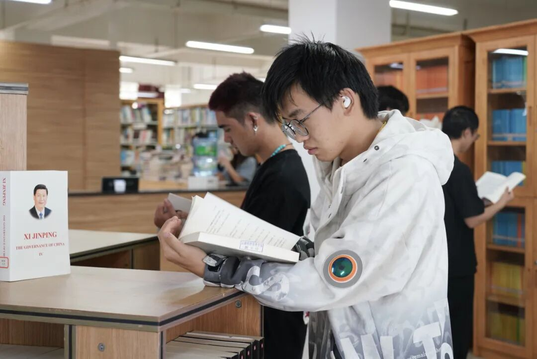 云南经济管理学院举行2026年全民阅读活动周（阅读昆明）启动仪式 第 15 张