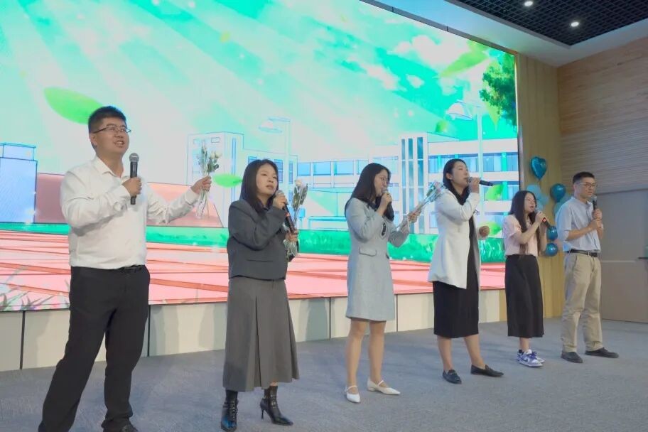 学院资讯 | 循光启程 踏梦远航——财经商贸学院“心有星光,‘财’有远方”2026届毕业典礼圆满举行 第 3 张 学院资讯 | 循光启程 踏梦远航——财经商贸学院“心有星光,‘财’有远方”2026届毕业典礼圆满举行 第 3 张