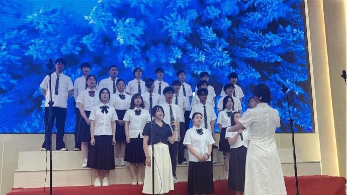 学院资讯 | 以光为向 以歌为帆 财经商贸学院“追光向党 声颂华章”合唱比赛圆满落幕 第 5 张