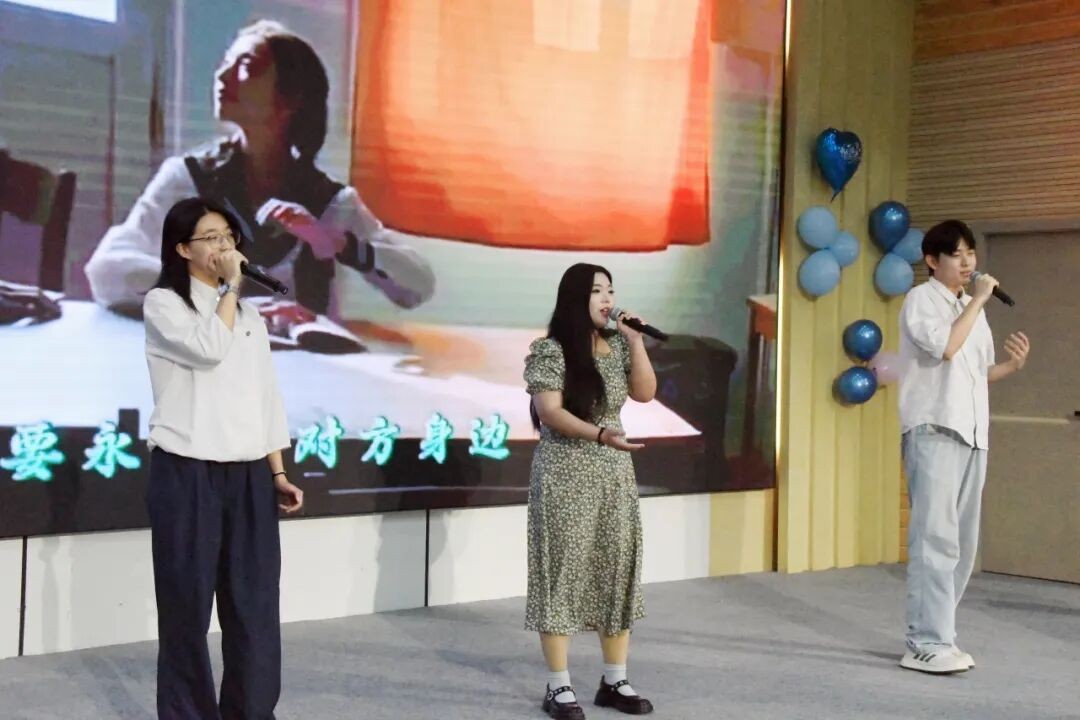 学院资讯 | 循光启程 踏梦远航——财经商贸学院“心有星光,‘财’有远方”2026届毕业典礼圆满举行 第 1 张 学院资讯 | 循光启程 踏梦远航——财经商贸学院“心有星光,‘财’有远方”2026届毕业典礼圆满举行 第 1 张