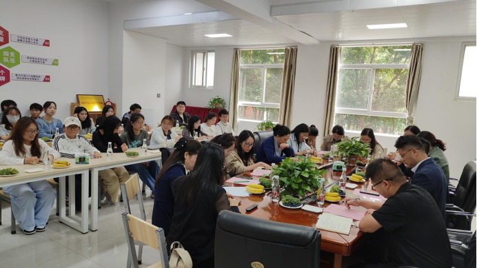 学院资讯 | 温情座谈话成长 社区聚力启新程——财经商贸学院智慧社区开展2026届毕业生代表座谈会 第 3 张 学院资讯 | 温情座谈话成长 社区聚力启新程——财经商贸学院智慧社区开展2026届毕业生代表座谈会 第 3 张